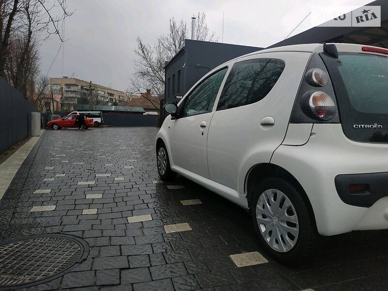 Хетчбек Toyota Aygo 2012 в Ужгороді