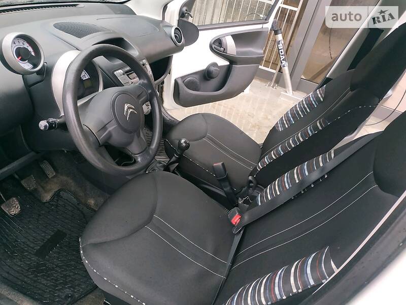 Хэтчбек Toyota Aygo 2012 в Ужгороде