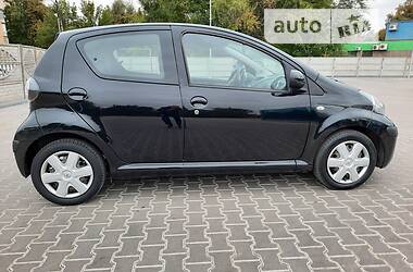 Хэтчбек Toyota Aygo 2012 в Кривом Роге