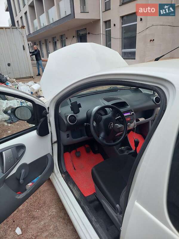 Хетчбек Toyota Aygo 2011 в Одесі