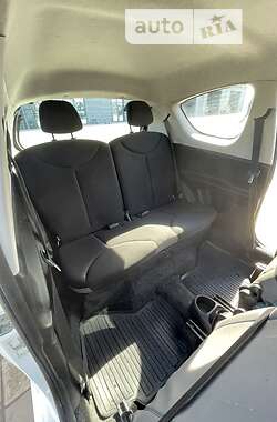 Хэтчбек Toyota Aygo 2013 в 