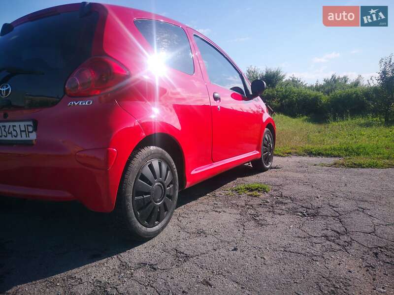 Хетчбек Toyota Aygo 2006 в Вінниці