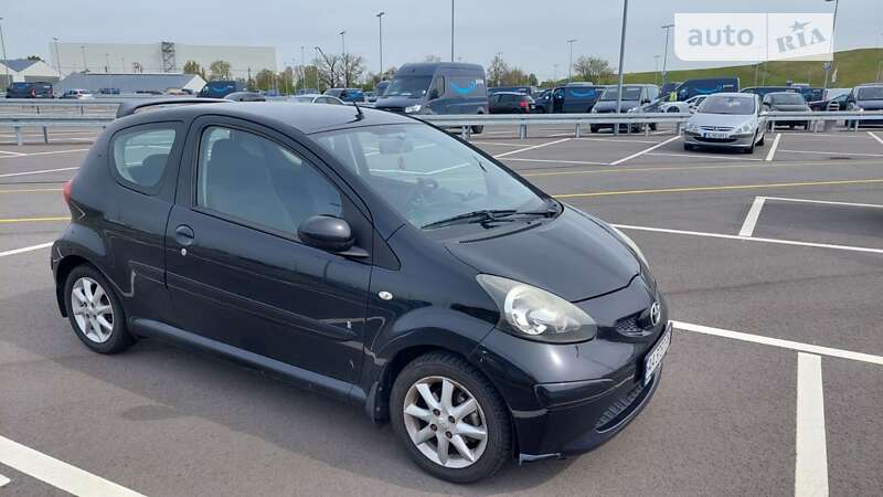 Хэтчбек Toyota Aygo 2007 в Киеве