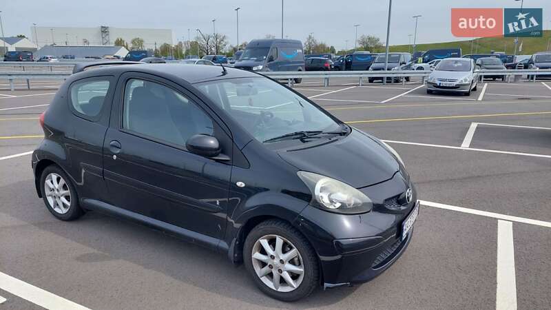 Хэтчбек Toyota Aygo 2007 в Киеве