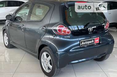 Хэтчбек Toyota Aygo 2010 в Одессе