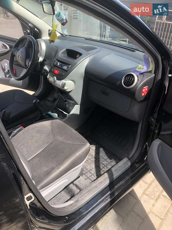 Хетчбек Toyota Aygo 2011 в Івано-Франківську