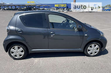 Хэтчбек Toyota Aygo 2009 в Львове