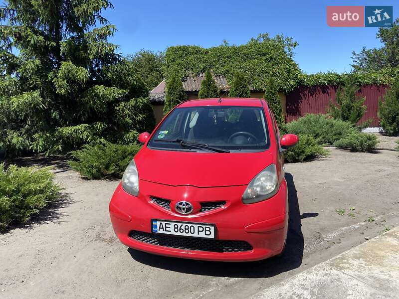 Хетчбек Toyota Aygo 2006 в Павлограді