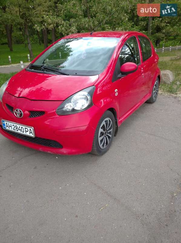 Хетчбек Toyota Aygo 2007 в 