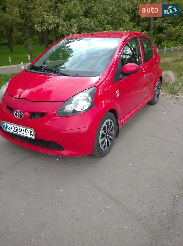 Хетчбек Toyota Aygo 2007 в 