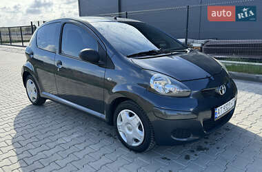 Хэтчбек Toyota Aygo 2011 в Ивано-Франковске