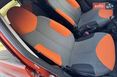 Хетчбек Toyota Aygo 2012 в Буську