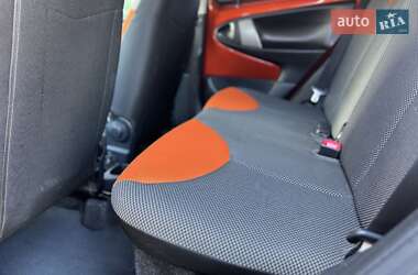 Хетчбек Toyota Aygo 2012 в Буську