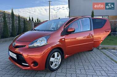 Хетчбек Toyota Aygo 2012 в Буську