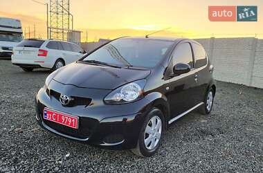 Хетчбек Toyota Aygo 2011 в Луцьку