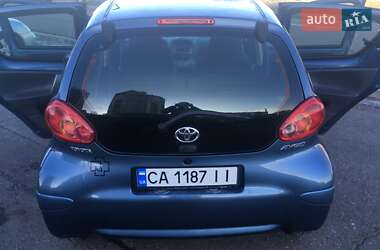 Хэтчбек Toyota Aygo 2008 в 