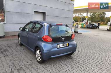 Хэтчбек Toyota Aygo 2008 в 