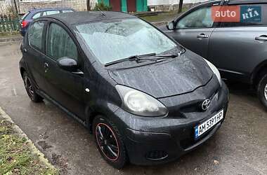 Хэтчбек Toyota Aygo 2010 в Житомире