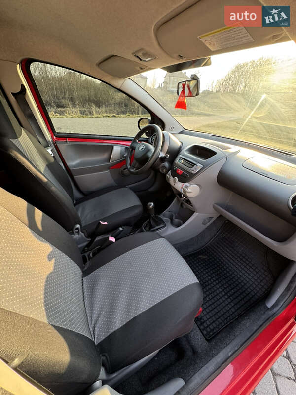 Хэтчбек Toyota Aygo 2007 в Львове