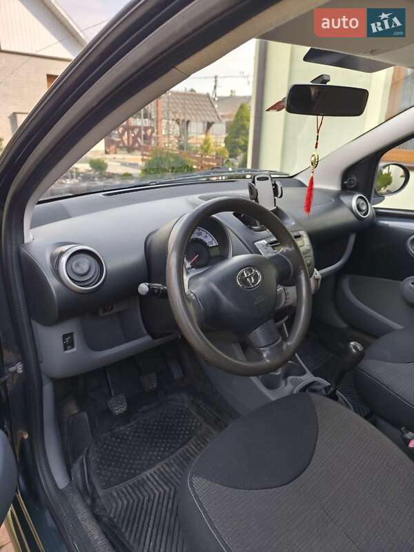 Хэтчбек Toyota Aygo 2008 в Владимире
