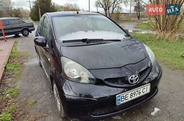 Хэтчбек Toyota Aygo 2007 в 