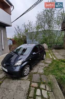 Хэтчбек Toyota Aygo 2006 в 
