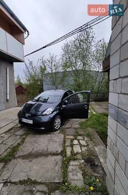 Хэтчбек Toyota Aygo 2006 в 