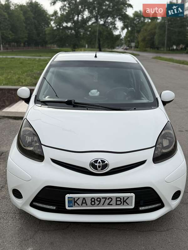 Хэтчбек Toyota Aygo 2013 в Прилуках