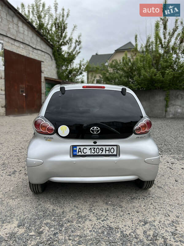 Хетчбек Toyota Aygo 2011 в Луцьку