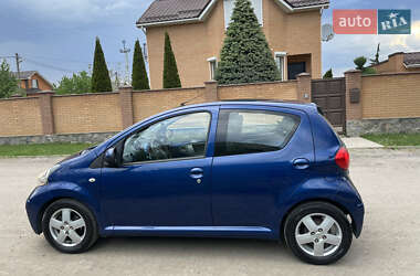 Хэтчбек Toyota Aygo 2007 в 