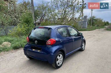 Хэтчбек Toyota Aygo 2007 в 