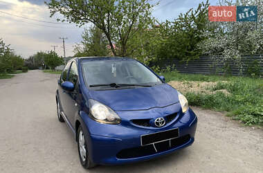 Хэтчбек Toyota Aygo 2007 в 