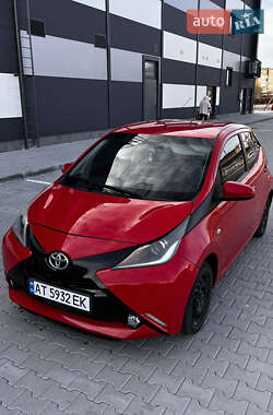 Хэтчбек Toyota Aygo 2016 в 