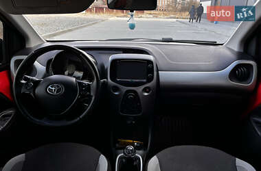 Хэтчбек Toyota Aygo 2016 в 