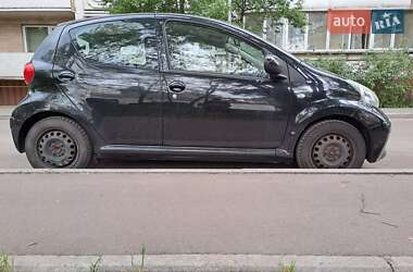 Хэтчбек Toyota Aygo 2008 в 