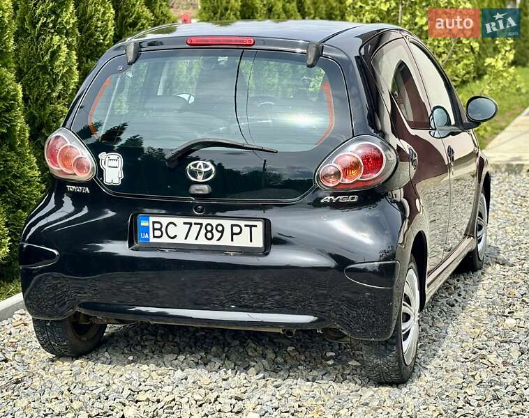 Хэтчбек Toyota Aygo 2011 в Стрые