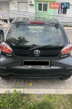 Хэтчбек Toyota Aygo 2009 в 
