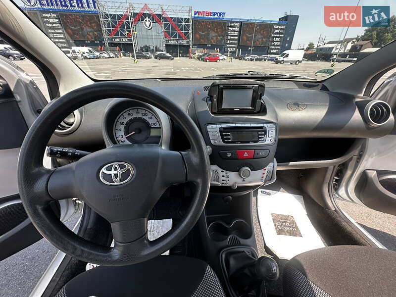 Хетчбек Toyota Aygo 2014 в Києві