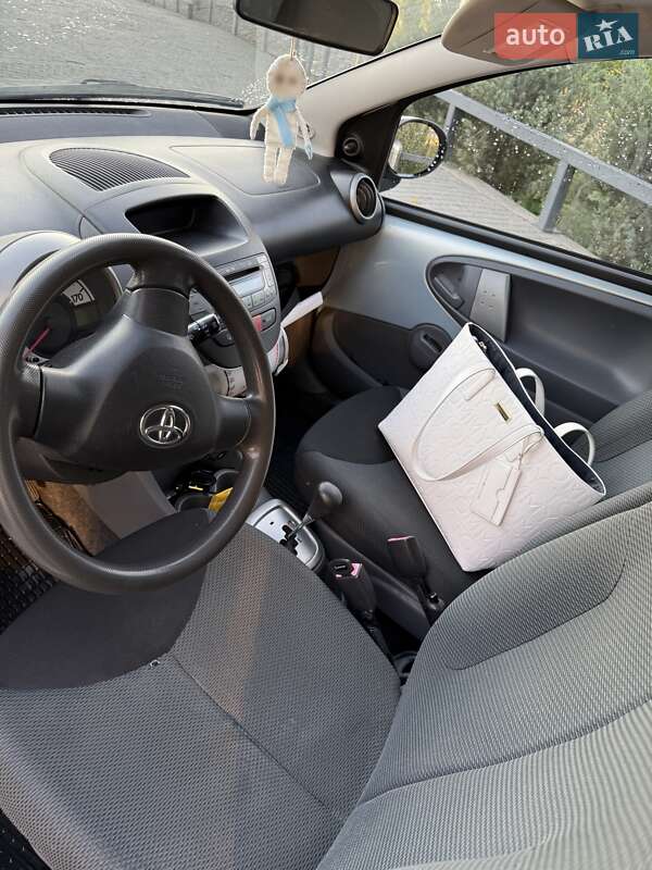 Хэтчбек Toyota Aygo 2005 в Днепре