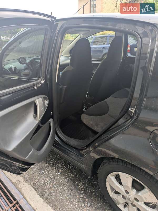 Хетчбек Toyota Aygo 2013 в Львові