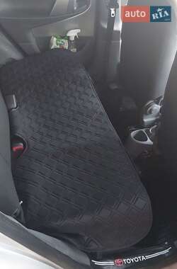 Хетчбек Toyota Aygo 2010 в 