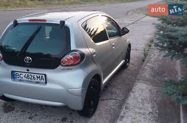 Хетчбек Toyota Aygo 2010 в 