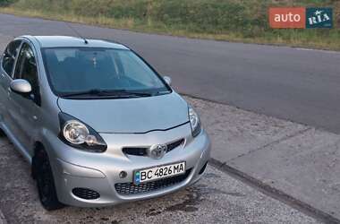 Хетчбек Toyota Aygo 2010 в 