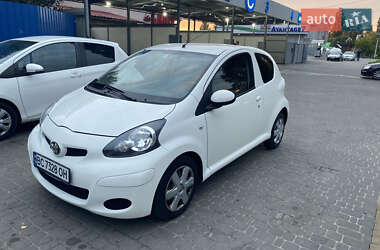Хэтчбек Toyota Aygo 2011 в Киеве