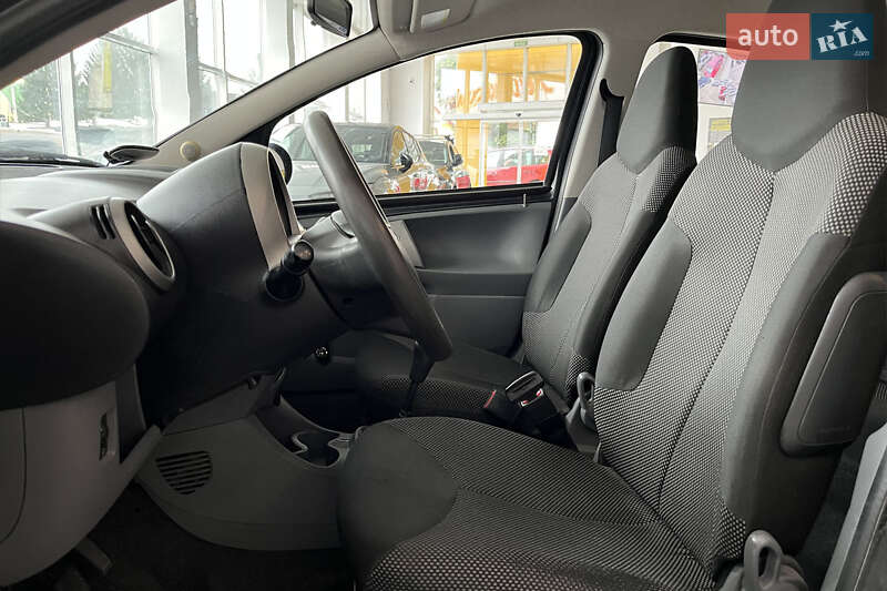 Хетчбек Toyota Aygo 2011 в Шептицькому фото 11 Хетчбек Toyota Aygo 2011 в Шептицькому