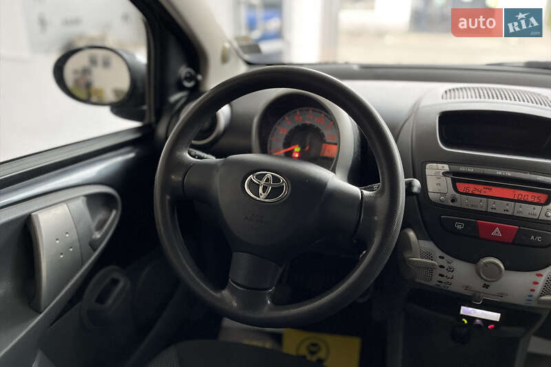 Хетчбек Toyota Aygo 2011 в Шептицькому фото 18 Хетчбек Toyota Aygo 2011 в Шептицькому