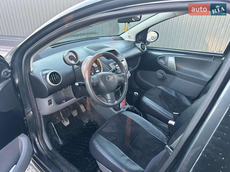 Хетчбек Toyota Aygo 2005 в Львові