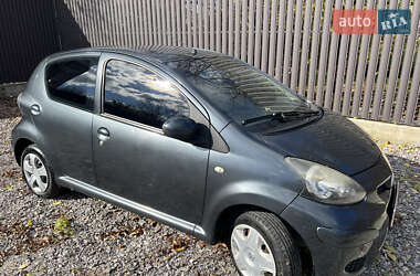 Хэтчбек Toyota Aygo 2010 в Новоднестровске
