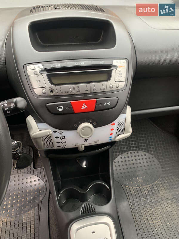 Хэтчбек Toyota Aygo 2013 в Ивано-Франковске фото 19 Хэтчбек Toyota Aygo 2013 в Ивано-Франковске