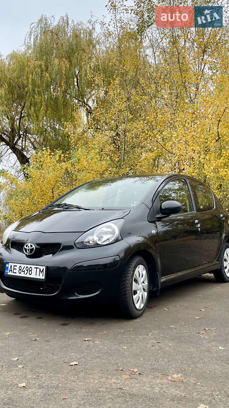 Хэтчбек Toyota Aygo 2012 в Днепре
